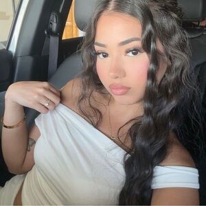 Meet your Posher, Alejandra